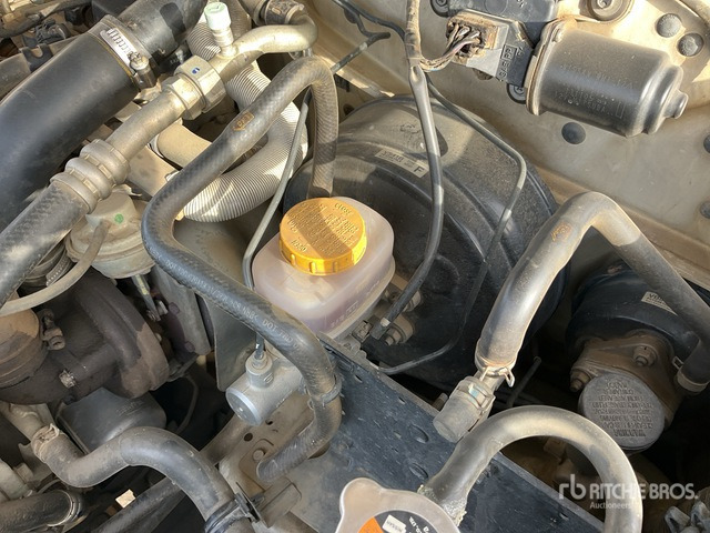 2013 Nissan Patrol GL 4x4 SUV - 越野车:图4 2013 Nissan Patrol GL 4x4 SUV - 越野车:图4