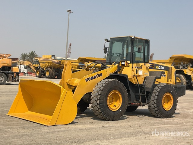 2014 Komatsu WA320-5 - 轮式装载机:图1 2014 Komatsu WA320-5 - 轮式装载机:图1