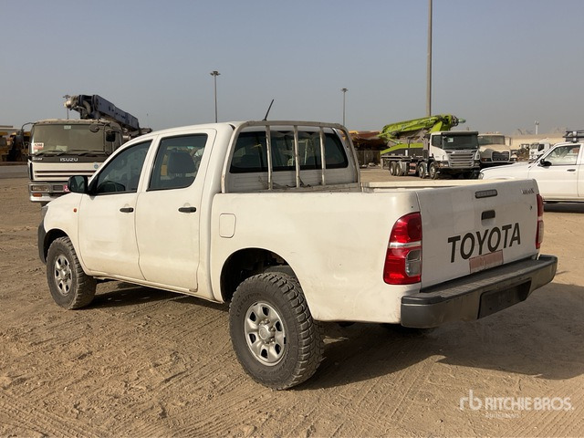 2014 Toyota Hilux 4x4 Crew Cab Pickup - 皮卡车:图2 2014 Toyota Hilux 4x4 Crew Cab Pickup - 皮卡车:图2
