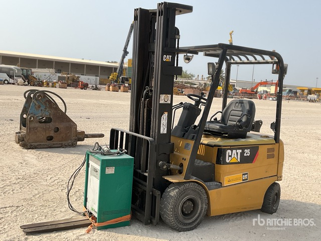 2015 Cat EP25K-PAC 2.5 ton Electric Forklift - 电动叉车:图2 2015 Cat EP25K-PAC 2.5 ton Electric Forklift - 电动叉车:图2
