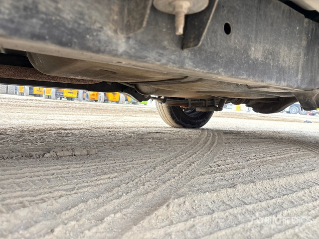 2015 Isuzu D-Max 4x2 Crew Cab Pickup - 皮卡车:图4 2015 Isuzu D-Max 4x2 Crew Cab Pickup - 皮卡车:图4