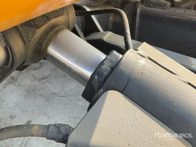 2015 JCB 8030 Mini Excavator: <6.6t - 小型挖掘机:图5 2015 JCB 8030 Mini Excavator: <6.6t - 小型挖掘机:图5