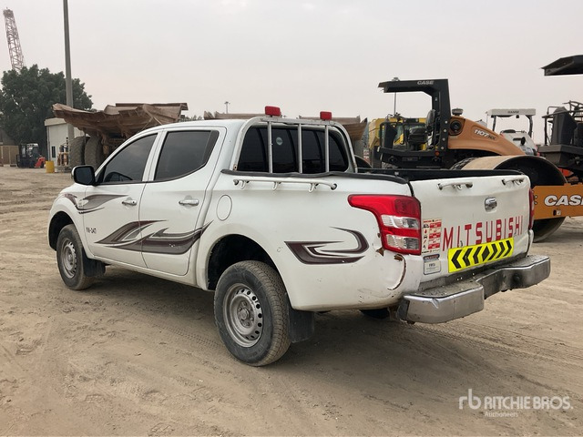 2016 Mitsubishi L200 4x4 Crew Cab Pickup - 皮卡车:图2 2016 Mitsubishi L200 4x4 Crew Cab Pickup - 皮卡车:图2