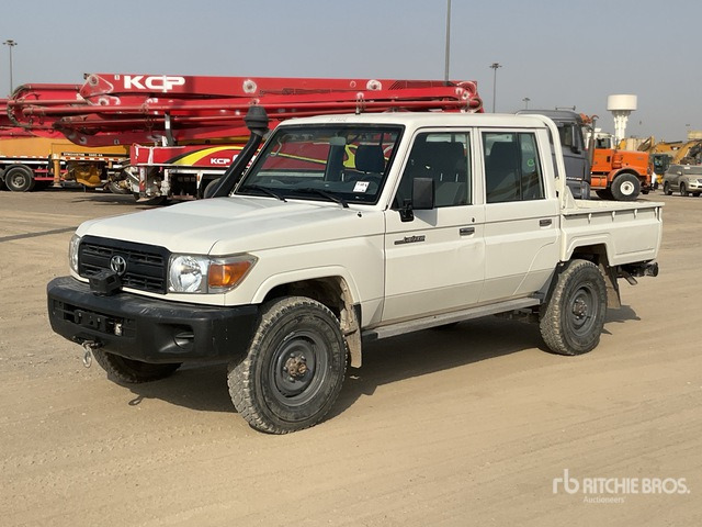 2016 Toyota Land Cruiser 79L 4x4 Crew Cab Pickup - 皮卡车:图1 2016 Toyota Land Cruiser 79L 4x4 Crew Cab Pickup - 皮卡车:图1