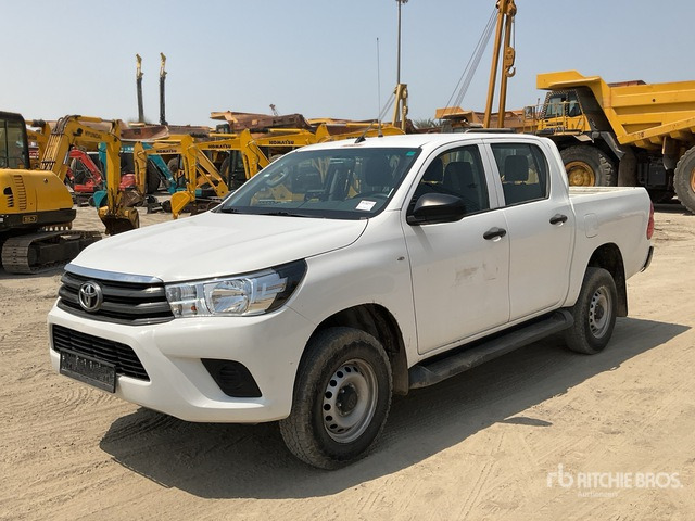 2018 Toyota Hilux 4x4 Crew Cab Pickup - 皮卡车:图2 2018 Toyota Hilux 4x4 Crew Cab Pickup - 皮卡车:图2