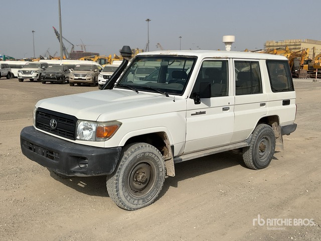 2018 Toyota Land Cruiser 76L 4x4 SUV - 越野车:图2 2018 Toyota Land Cruiser 76L 4x4 SUV - 越野车:图2