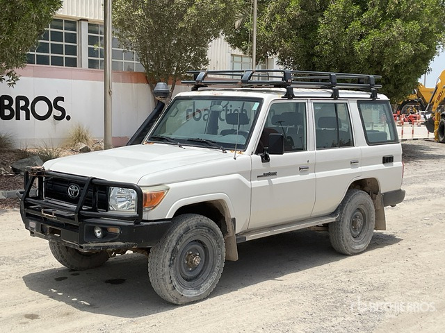 2018 Toyota Land Cruiser 76L 4x4 SUV - 越野车:图1 2018 Toyota Land Cruiser 76L 4x4 SUV - 越野车:图1