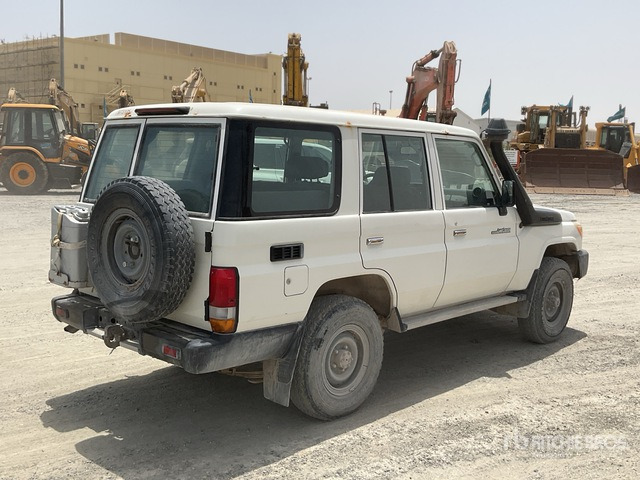 2018 Toyota Land Cruiser 76L 4x4 SUV - 越野车:图4 2018 Toyota Land Cruiser 76L 4x4 SUV - 越野车:图4