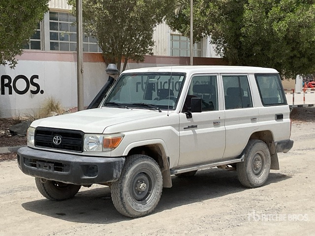 2018 Toyota Land Cruiser 76L 4x4 SUV - 越野车:图2 2018 Toyota Land Cruiser 76L 4x4 SUV - 越野车:图2