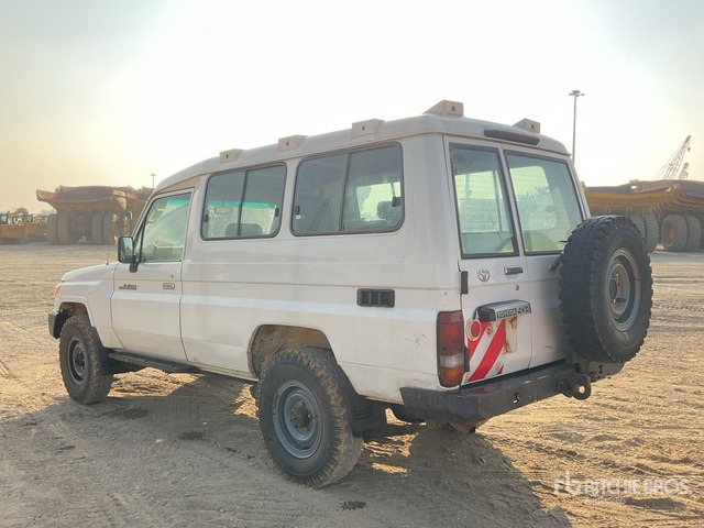 2018 Toyota Land Cruiser 78R 4x4 SUV - 越野车:图3 2018 Toyota Land Cruiser 78R 4x4 SUV - 越野车:图3