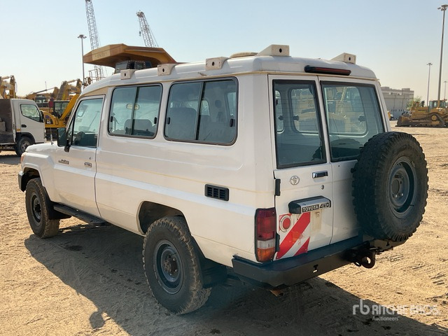 2018 Toyota Land Cruiser 78R 4x4 SUV - 越野车:图3 2018 Toyota Land Cruiser 78R 4x4 SUV - 越野车:图3