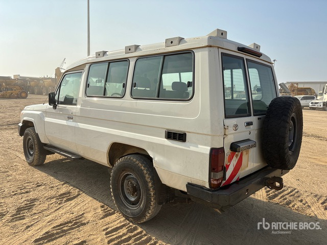 2018 Toyota Land Cruiser 78R 4x4 SUV - 越野车:图2 2018 Toyota Land Cruiser 78R 4x4 SUV - 越野车:图2