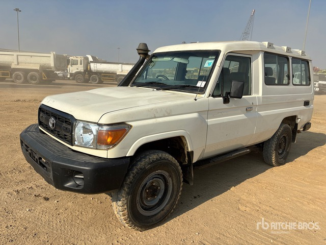 2018 Toyota Land Cruiser 78R 4x4 SUV - 越野车:图1 2018 Toyota Land Cruiser 78R 4x4 SUV - 越野车:图1