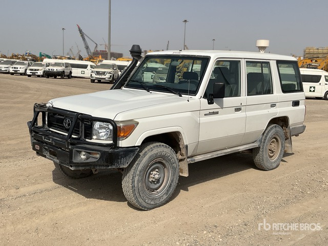 2019 Toyota Land Cruiser 76L 4x4 SUV - 越野车:图1 2019 Toyota Land Cruiser 76L 4x4 SUV - 越野车:图1