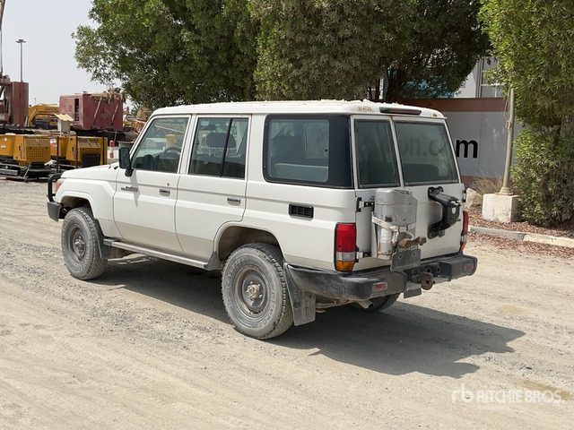 2019 Toyota Land Cruiser 76L 4x4 SUV - 越野车:图4 2019 Toyota Land Cruiser 76L 4x4 SUV - 越野车:图4