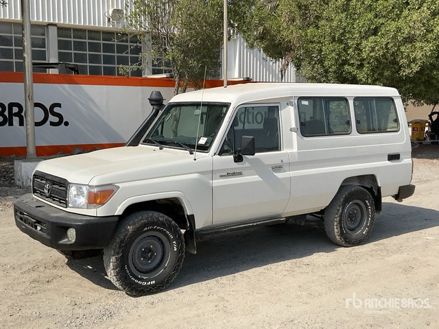 2019 Toyota Land Cruiser 78L 4x4 SUV - 越野车:图2 2019 Toyota Land Cruiser 78L 4x4 SUV - 越野车:图2