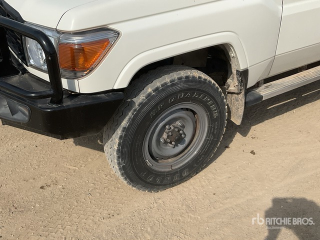 2021 Toyota Land Cruiser 76L 4x4 SUV - 越野车:图5 2021 Toyota Land Cruiser 76L 4x4 SUV - 越野车:图5