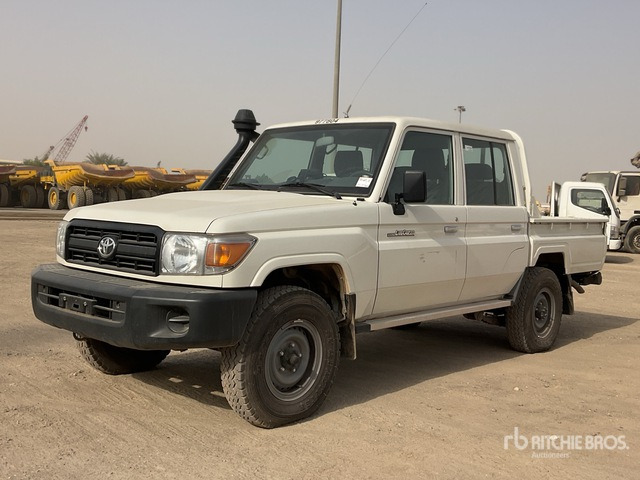 2023 Toyota Land Cruiser 79L 4x4 Crew Cab Pickup - 皮卡车:图1 2023 Toyota Land Cruiser 79L 4x4 Crew Cab Pickup - 皮卡车:图1