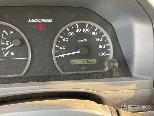 2023 Toyota Land Cruiser 79L 4x4 Crew Cab Pickup - 皮卡车:图2 2023 Toyota Land Cruiser 79L 4x4 Crew Cab Pickup - 皮卡车:图2