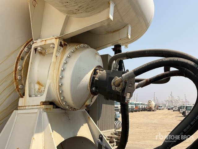 2024 XCMG NXG5310GJBN5C 8x4 Twin-Steer Mixer Truck - 混凝土搅拌车:图5 2024 XCMG NXG5310GJBN5C 8x4 Twin-Steer Mixer Truck - 混凝土搅拌车:图5