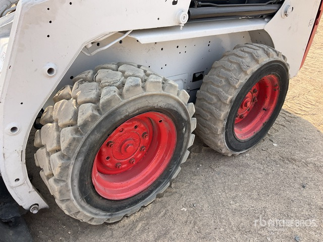 Bobcat S130 Skid Steer Loader - 滑移装载机:图4 Bobcat S130 Skid Steer Loader - 滑移装载机:图4