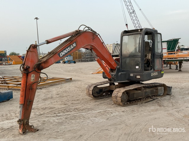 Doosan DH55 - 小型挖掘机:图1 Doosan DH55 - 小型挖掘机:图1
