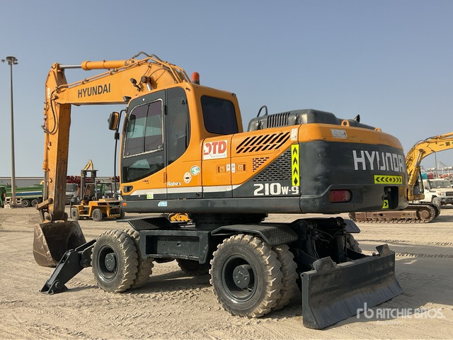 Hyundai Robex 210W-9S - 轮式挖掘机:图4 Hyundai Robex 210W-9S - 轮式挖掘机:图4