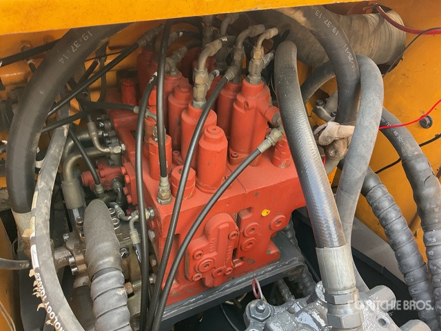 Hyundai Robex 210W-9S - 轮式挖掘机:图5 Hyundai Robex 210W-9S - 轮式挖掘机:图5