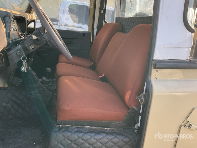 Land Rover Defender 110 - 皮卡车:图5 Land Rover Defender 110 - 皮卡车:图5