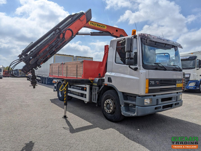 DAF 75.240 4x2 Dagcab Euro1 - Haakarm 14T + Palfinger PK11000 - Afstandsbediening - 吊钩升降车, 起重车:图4 DAF 75.240 4x2 Dagcab Euro1 - Haakarm 14T + Palfinger PK11000 - Afstandsbediening - 吊钩升降车, 起重车:图4
