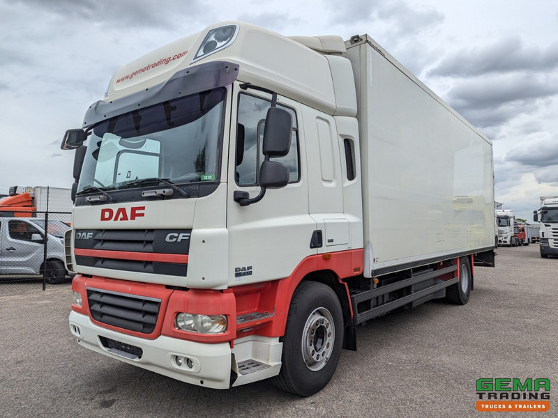 DAF CF85.410 4x2 Spacecab Euro5 - Geïsoleerde bak 7.6m - Laadklep 1500kg - Reservewiel - 厢式卡车:图1 DAF CF85.410 4x2 Spacecab Euro5 - Geïsoleerde bak 7.6m - Laadklep 1500kg - Reservewiel - 厢式卡车:图1