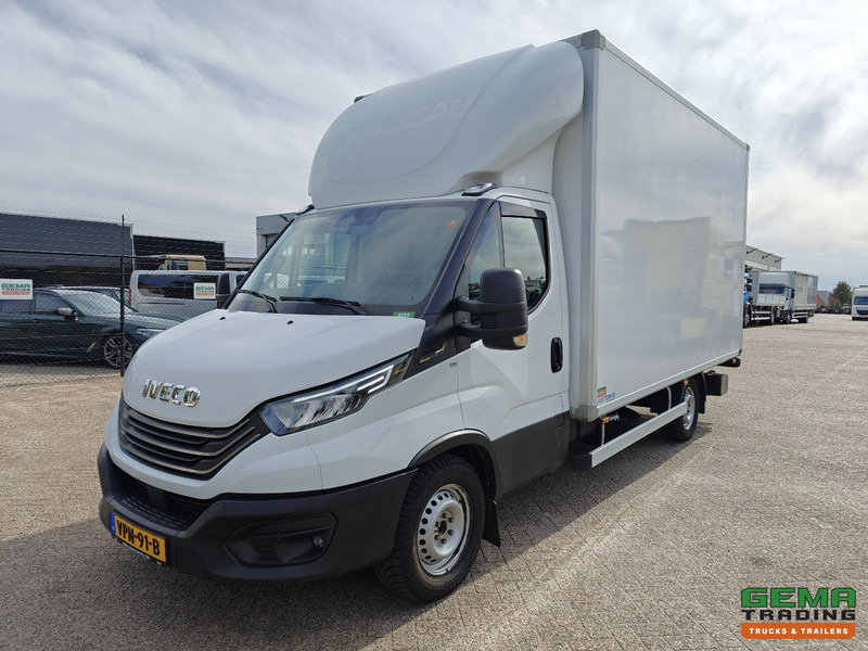 Iveco 35S18 Hi-Matic 4x2 Dagcab Euro6E - Gesloten Bak 4.2M - Laadklep 1000KG - Navi - 03/2026 APK - 厢式货车:图1 Iveco 35S18 Hi-Matic 4x2 Dagcab Euro6E - Gesloten Bak 4.2M - Laadklep 1000KG - Navi - 03/2026 APK - 厢式货车:图1