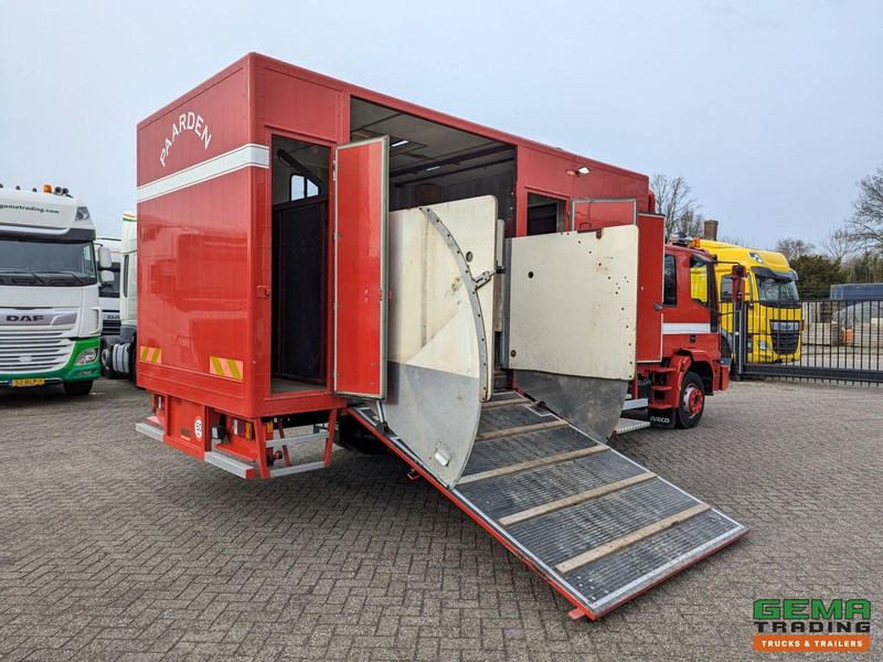 Iveco Tector ML120E24D 4x2 Euro3 DubbelCabine - Paardenwagen 3-Paards - Kleedruimte - Hydraulische klep- TOP! - 马匹运输车:图3 Iveco Tector ML120E24D 4x2 Euro3 DubbelCabine - Paardenwagen 3-Paards - Kleedruimte - Hydraulische klep- TOP! - 马匹运输车:图3