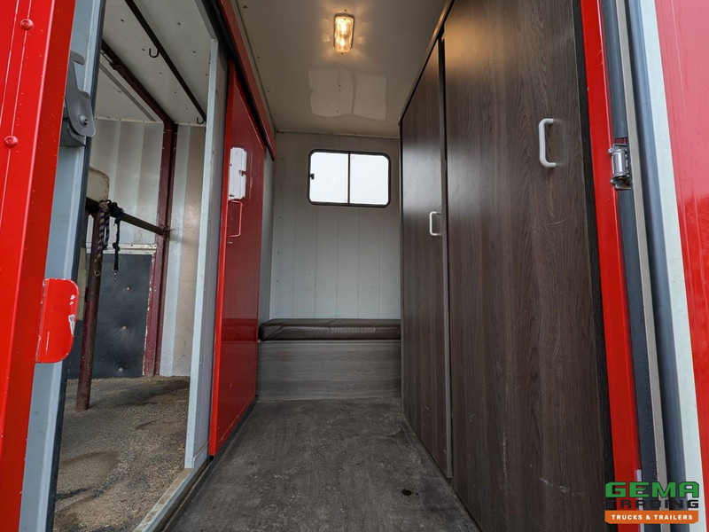 Iveco Tector ML120E24D 4x2 Euro3 DubbelCabine - Paardenwagen 3-Paards - Kleedruimte - Hydraulische klep- TOP! - 马匹运输车:图5 Iveco Tector ML120E24D 4x2 Euro3 DubbelCabine - Paardenwagen 3-Paards - Kleedruimte - Hydraulische klep- TOP! - 马匹运输车:图5