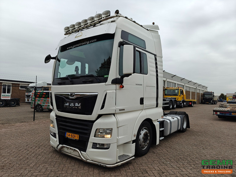 MAN TGX 18.500 4x2 XXL Euro6C - MEGA - Retarder - Dubbele Tanks - Navi - SMARTtachoV2 - 12/2025 APK - 牵引车:图1 MAN TGX 18.500 4x2 XXL Euro6C - MEGA - Retarder - Dubbele Tanks - Navi - SMARTtachoV2 - 12/2025 APK - 牵引车:图1