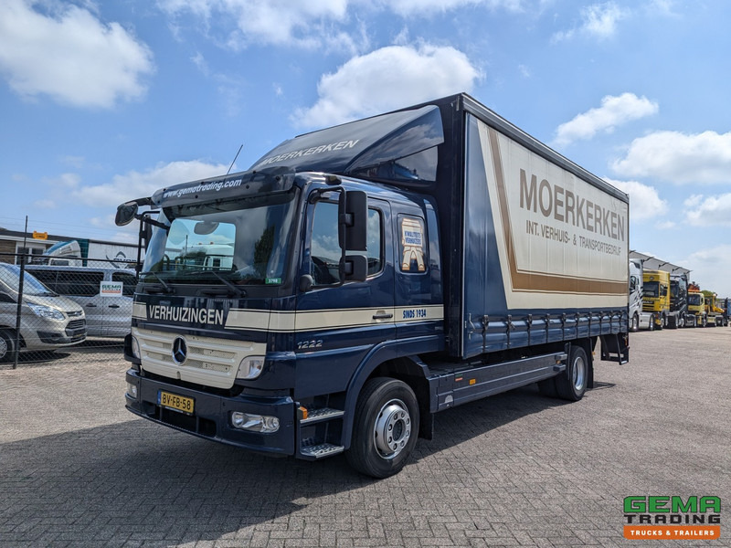 Mercedes-Benz ATEGO 1222 L 4x2 Slaapcab Euro5 - Standkachel - Schuifzeilen/Gesloten Bak 6.5m + laadklep 1500kg - 侧帘卡车:图1 Mercedes-Benz ATEGO 1222 L 4x2 Slaapcab Euro5 - Standkachel - Schuifzeilen/Gesloten Bak 6.5m + laadklep 1500kg - 侧帘卡车:图1