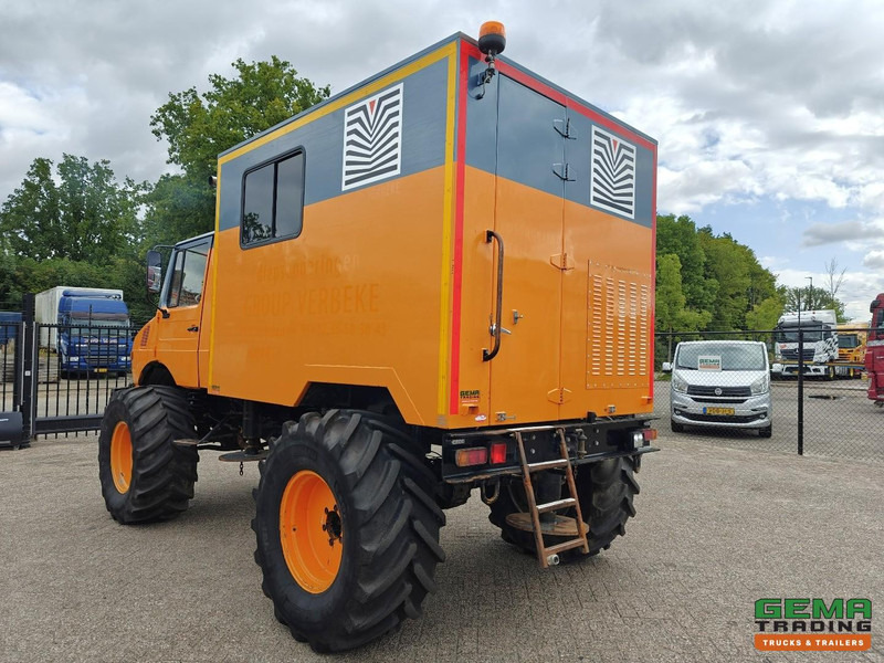 Mercedes-Benz Unimog 1300L 4x4 Handgeschakeld - GeslotenBak - PTO - Hydr. steunpoten - Webasto - SondeerWagen - 卡车:图3 Mercedes-Benz Unimog 1300L 4x4 Handgeschakeld - GeslotenBak - PTO - Hydr. steunpoten - Webasto - SondeerWagen - 卡车:图3