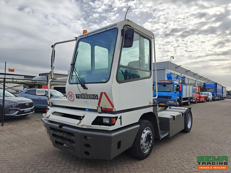 Terberg YT222 Gereviseerde Allison Versnellingsbak - Schotel 27T - Vangmuil - Cummins - Landbouw Kenteken 40km/h - 码头牵引车:图1 Terberg YT222 Gereviseerde Allison Versnellingsbak - Schotel 27T - Vangmuil - Cummins - Landbouw Kenteken 40km/h - 码头牵引车:图1