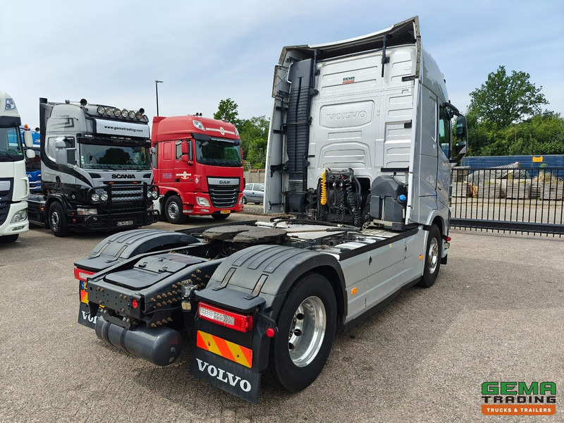Volvo FH460 4x2 Globetrotter Euro6C - Hydrauliek - Dubbele Tanks - SMARTtachoV2 - 05/2026 APK - 牵引车:图3 Volvo FH460 4x2 Globetrotter Euro6C - Hydrauliek - Dubbele Tanks - SMARTtachoV2 - 05/2026 APK - 牵引车:图3