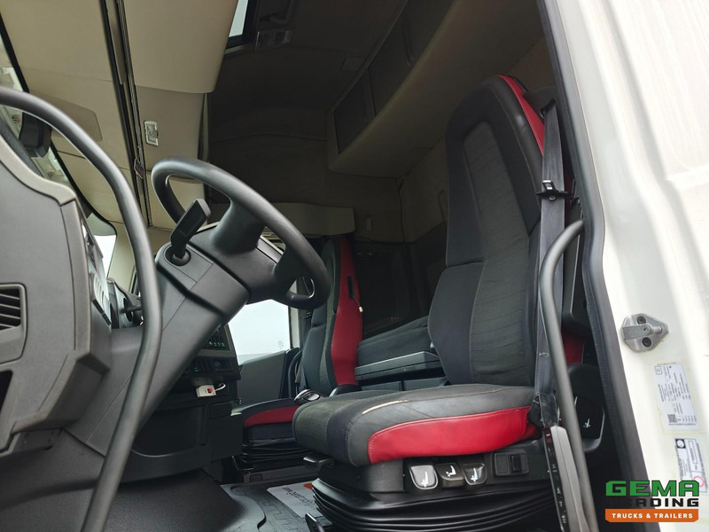 Volvo FH460 6x2/4 Globetrotter XL Euro6C - Vollucht - Dubbele Tanks - Navi - SmartTacho V2 - 04/2026 APK - 牵引车:图5 Volvo FH460 6x2/4 Globetrotter XL Euro6C - Vollucht - Dubbele Tanks - Navi - SmartTacho V2 - 04/2026 APK - 牵引车:图5