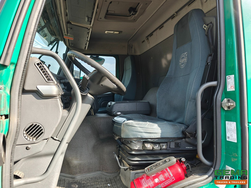 Volvo FM330 4x2 Dagcab Euro5 - KuikenBak 8.4m + Webasto Heater + Dhollandia 2000KG - 牲畜运输车:图5 Volvo FM330 4x2 Dagcab Euro5 - KuikenBak 8.4m + Webasto Heater + Dhollandia 2000KG - 牲畜运输车:图5