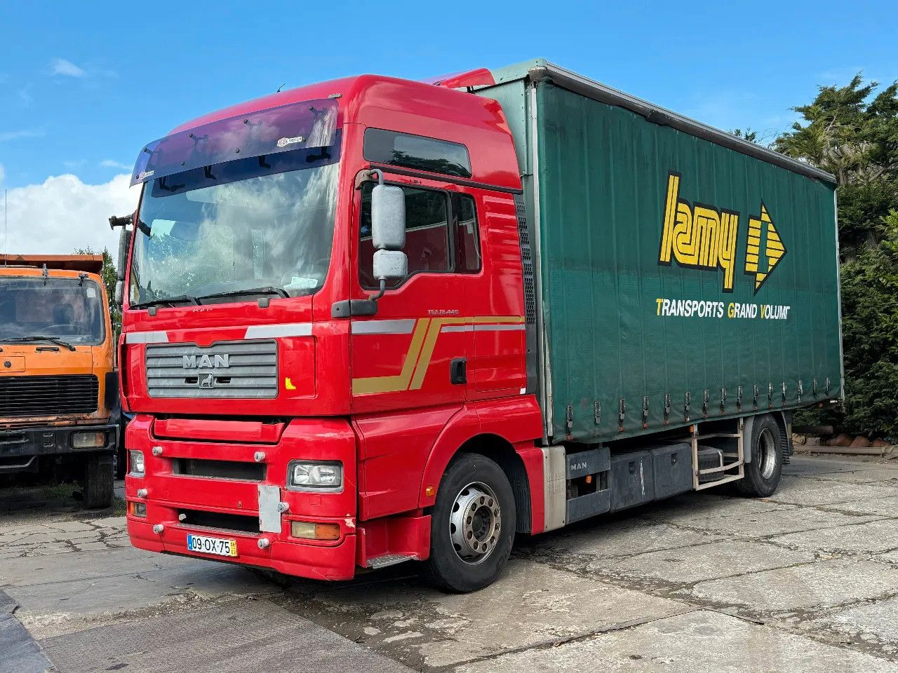 MAN TGA 18.440 4X2 BOX Spring/Air EURO3 Retarder ZF - 厢式卡车:图2 MAN TGA 18.440 4X2 BOX Spring/Air EURO3 Retarder ZF - 厢式卡车:图2