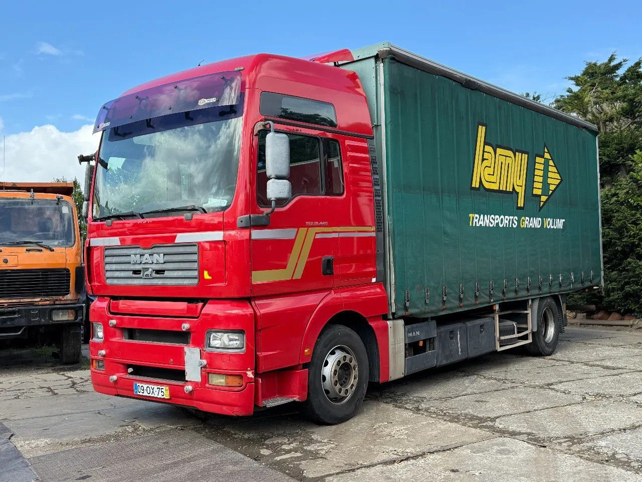 MAN TGA 18.440 4X2 BOX Spring/Air EURO3 Retarder ZF - 厢式卡车:图2 MAN TGA 18.440 4X2 BOX Spring/Air EURO3 Retarder ZF - 厢式卡车:图2