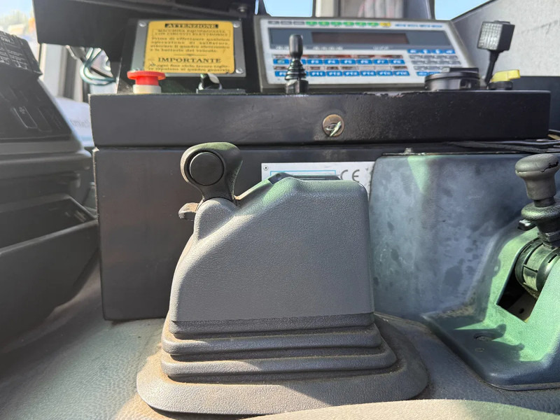 驾驶室底盘卡车 Mercedes-Benz ACTROS 2540 V6 6X2 Chassis Spring/Air EPS 3 Pedal:图12 驾驶室底盘卡车 Mercedes-Benz ACTROS 2540 V6 6X2 Chassis Spring/Air EPS 3 Pedal:图12