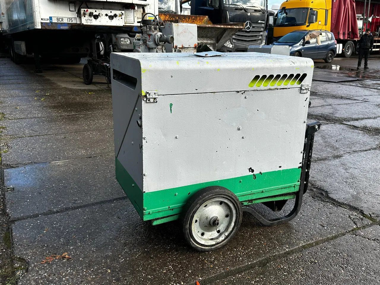 Pramac P6000S2 6KVA Generator Pramac P6000S2 6KVA Generator - 发电机组:图5 Pramac P6000S2 6KVA Generator Pramac P6000S2 6KVA Generator - 发电机组:图5