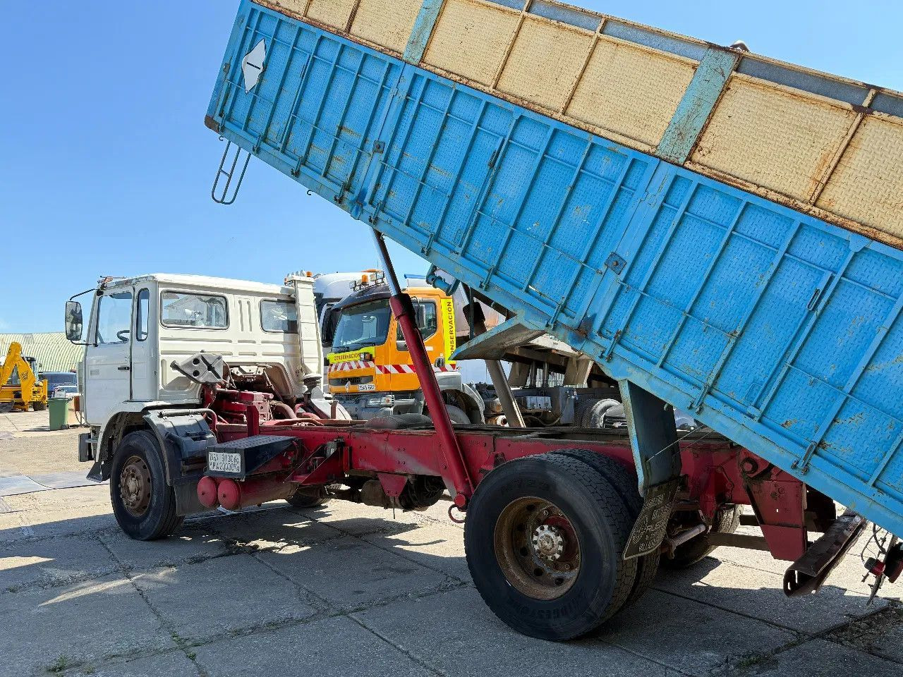Renault G230 4X2 Tipper Spring/Spring Manual Gearbox - 翻斗车:图3 Renault G230 4X2 Tipper Spring/Spring Manual Gearbox - 翻斗车:图3