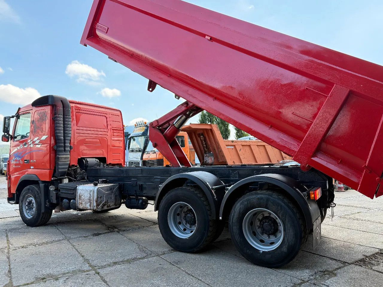 Volvo FH 16.600 6X4 Tipper Spring/Spring Euro5 - 翻斗车:图3 Volvo FH 16.600 6X4 Tipper Spring/Spring Euro5 - 翻斗车:图3