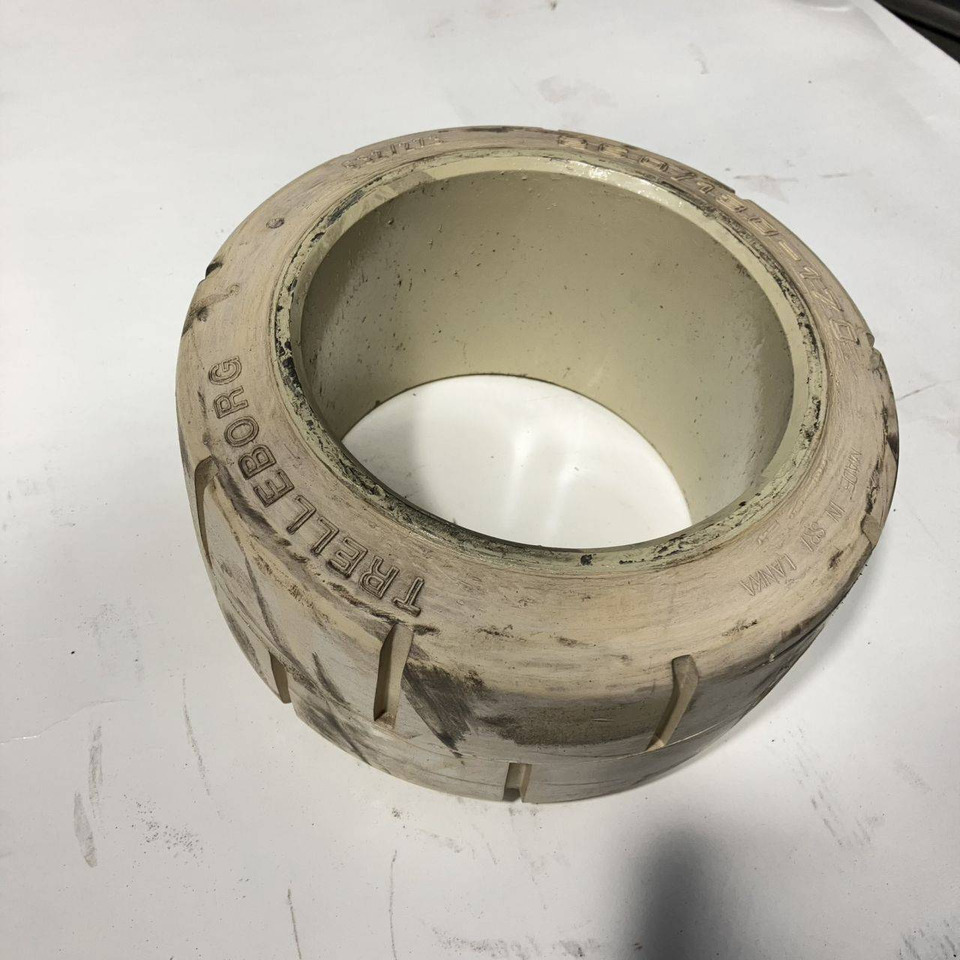 2X Trelleborg 260-130-170 NM tyres - 轮胎 适用于 材料装卸设备:图4 2X Trelleborg 260-130-170 NM tyres - 轮胎 适用于 材料装卸设备:图4