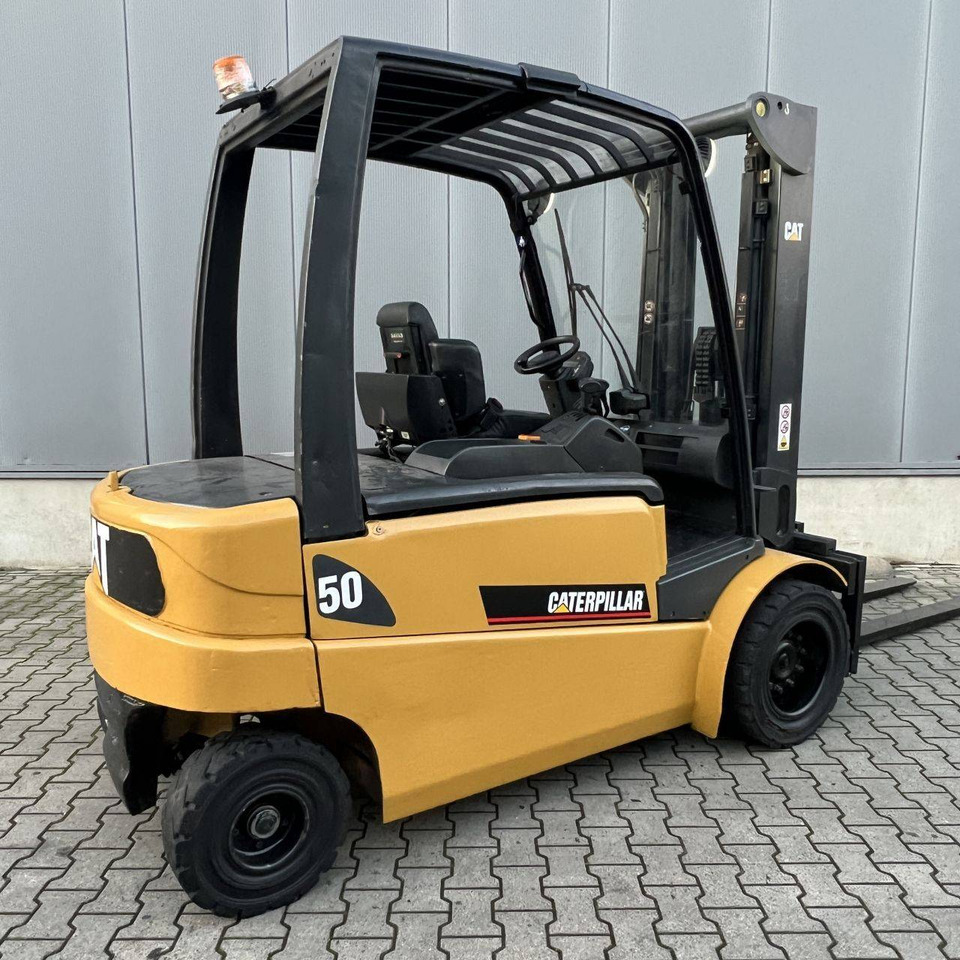 Caterpillar EP50 - 电动叉车:图5 Caterpillar EP50 - 电动叉车:图5