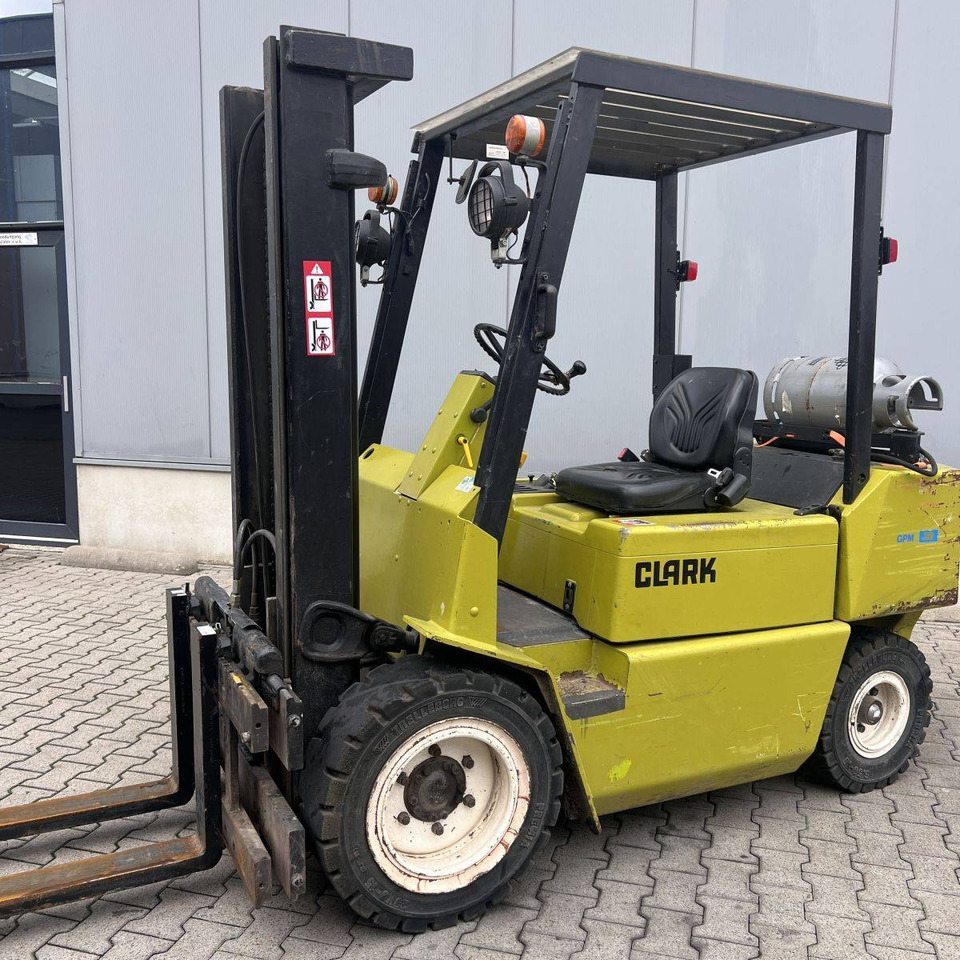 Clark GPM30 - 液化石油气叉车:图1 Clark GPM30 - 液化石油气叉车:图1